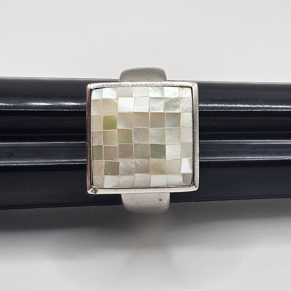 Mosaic Mother Of Pearl Square Statement Ring Size 9 - Picture 5 of 5
